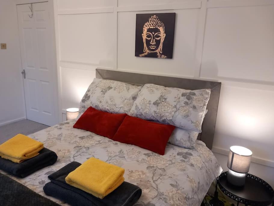 Springfield - Train To Glasgow Or Edinburgh - Private Parking & Wifi *